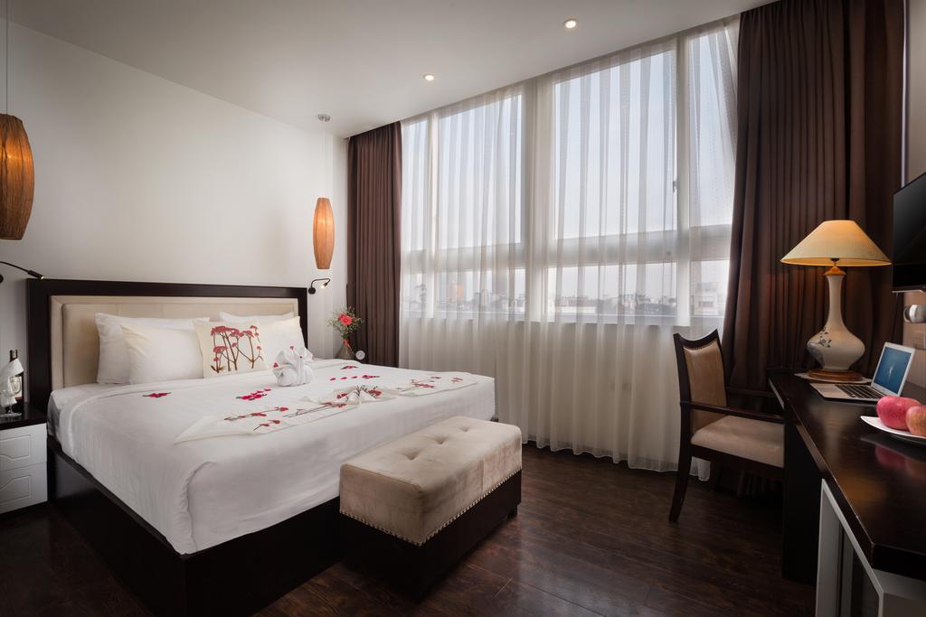 Charm & 3* Hà Nội