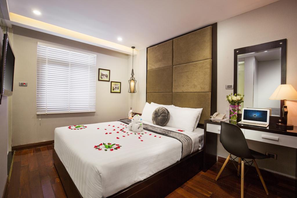 Charm & 3* Hà Nội