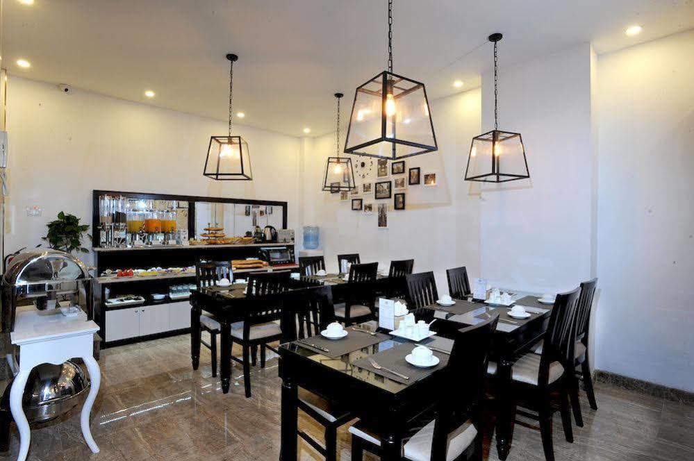 Khách sạn Charm & 3*
